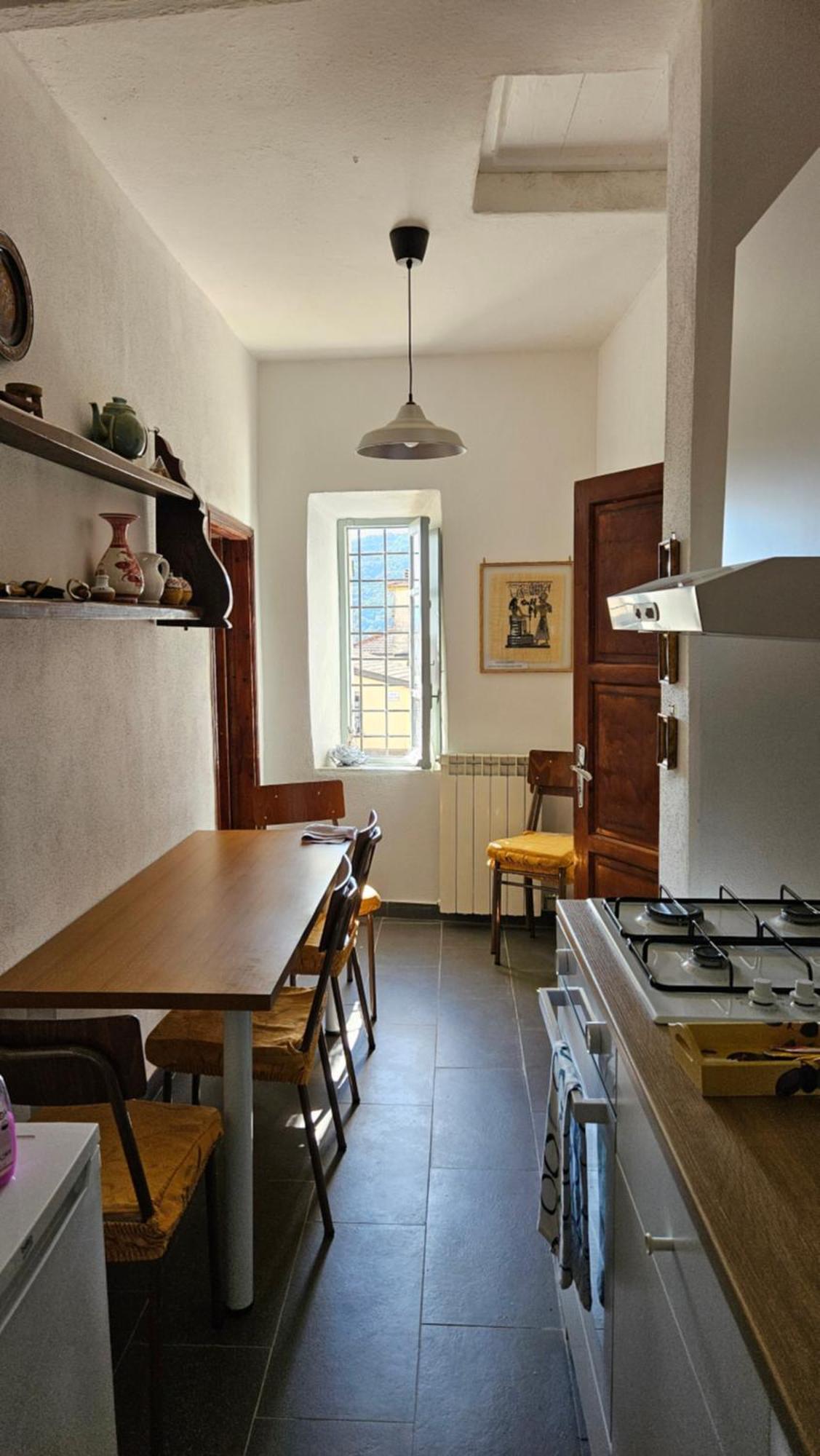 Appartamento Nel Borgo - Casa Del Pellegrino Sulla Via Francigena Aulla Bagian luar foto