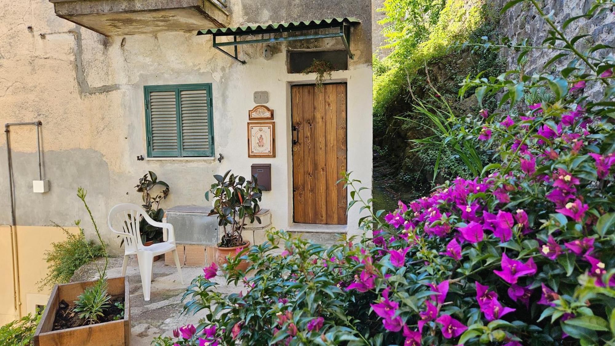 Appartamento Nel Borgo - Casa Del Pellegrino Sulla Via Francigena Aulla Bagian luar foto